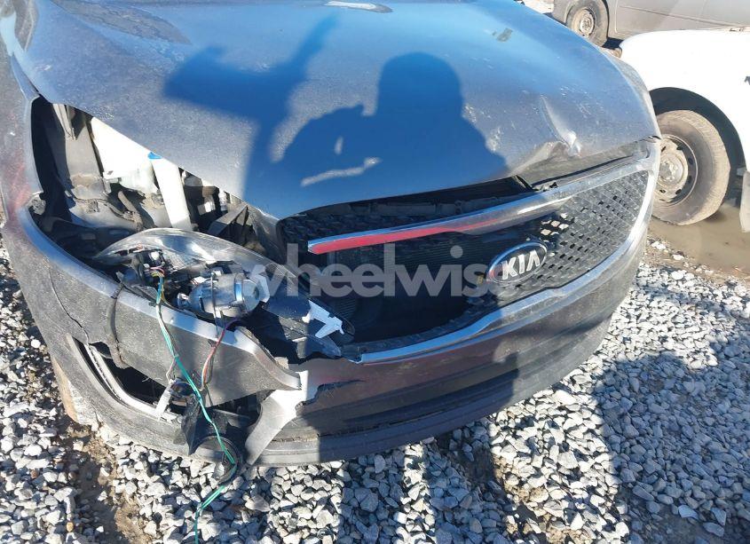 Photo 6 of 2017 Kia Sorento 3.3L LX (VIN 5XYPG4A5XHG228153)