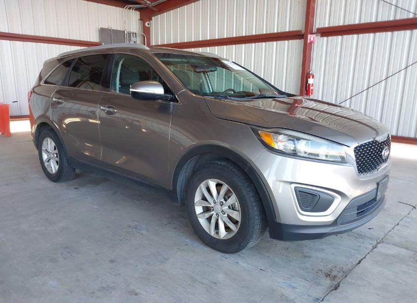 2017 Kia Sorento 3.3L LX (VIN 5XYPG4A5XHG229433) main photo
