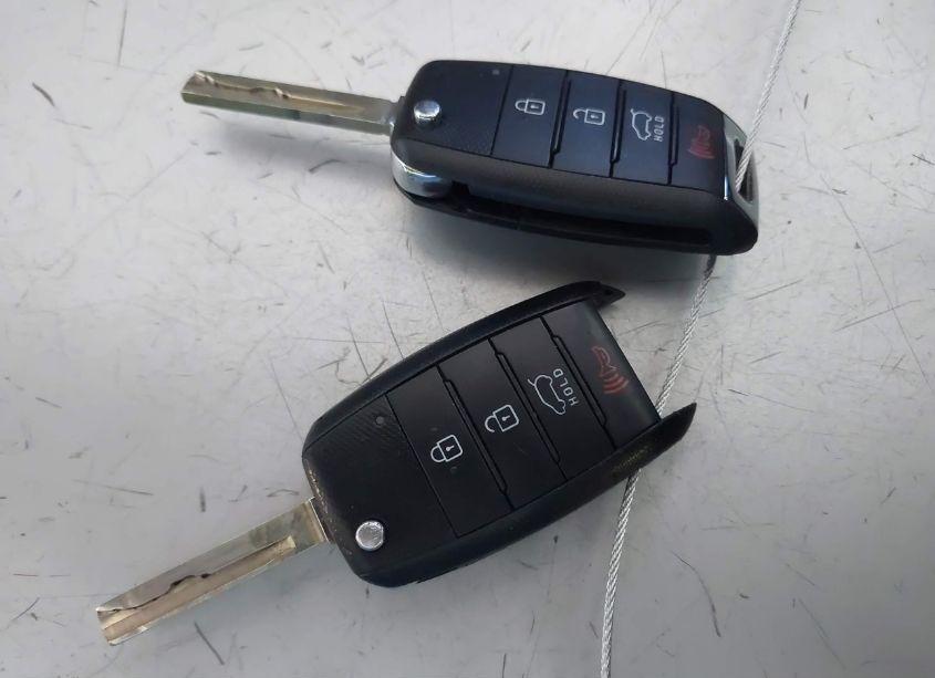 Photo 11 of 2017 Kia Sorento 3.3L LX (VIN 5XYPG4A5XHG229433)