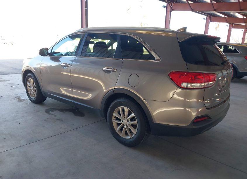 Photo 3 of 2017 Kia Sorento 3.3L LX (VIN 5XYPG4A5XHG229433)