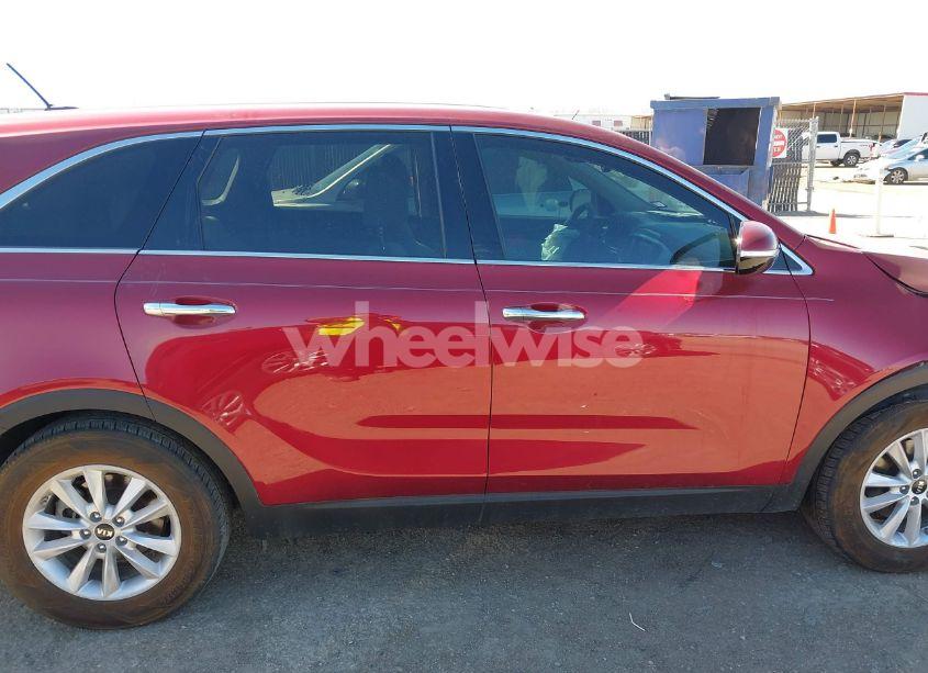 Photo 13 of 2019 Kia Sorento 3.3L LX (VIN 5XYPG4A5XKG456080)