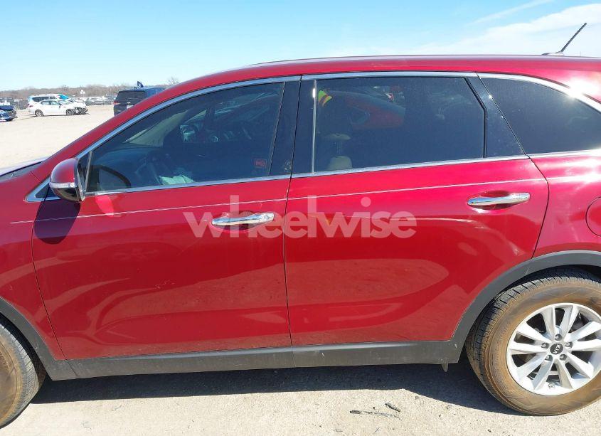 Photo 14 of 2019 Kia Sorento 3.3L LX (VIN 5XYPG4A5XKG456080)