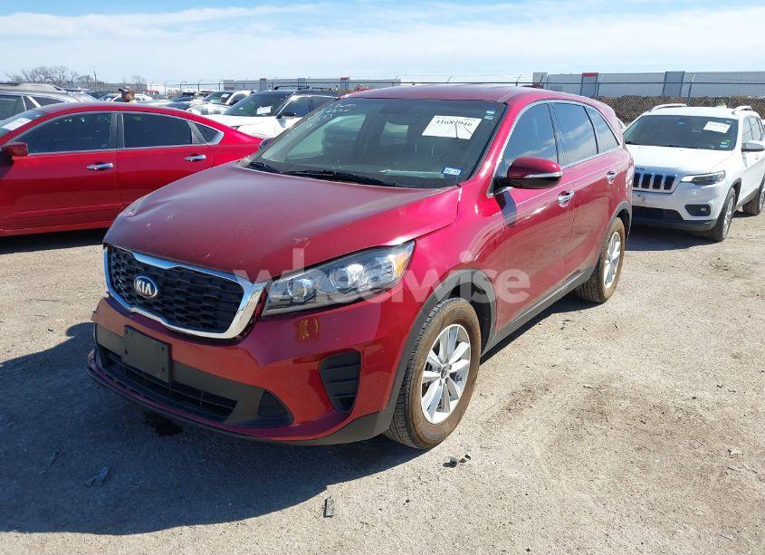 Photo 2 of 2019 Kia Sorento 3.3L LX (VIN 5XYPG4A5XKG456080)