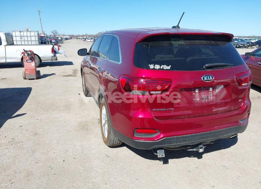 Photo 3 of 2019 Kia Sorento 3.3L LX (VIN 5XYPG4A5XKG456080)
