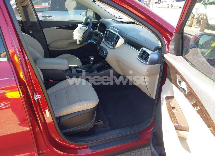 Photo 5 of 2019 Kia Sorento 3.3L LX (VIN 5XYPG4A5XKG456080)