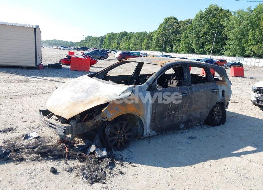 Photo 2 of 2019 Kia Sorento 3.3L LX (VIN 5XYPG4A5XKG519291)