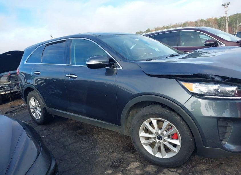 Photo 13 of 2020 Kia Sorento 3.3L LX (VIN 5XYPG4A5XLG614113)