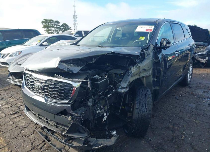 Photo 2 of 2020 Kia Sorento 3.3L LX (VIN 5XYPG4A5XLG614113)