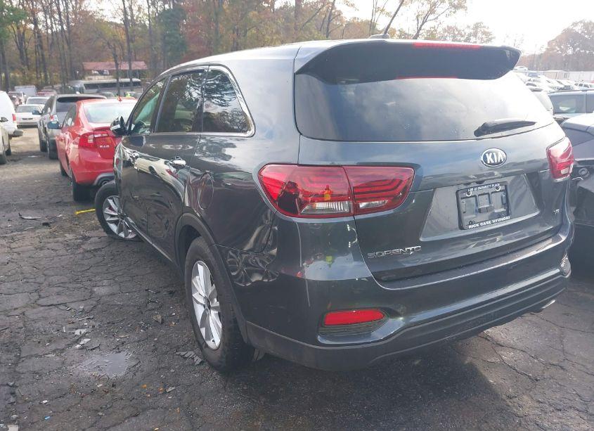 Photo 3 of 2020 Kia Sorento 3.3L LX (VIN 5XYPG4A5XLG614113)
