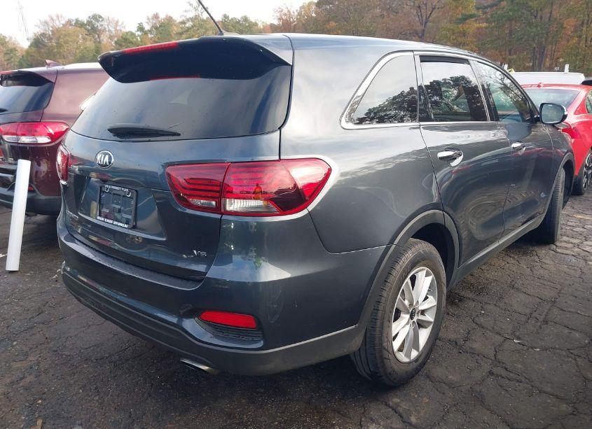 Photo 4 of 2020 Kia Sorento 3.3L LX (VIN 5XYPG4A5XLG614113)
