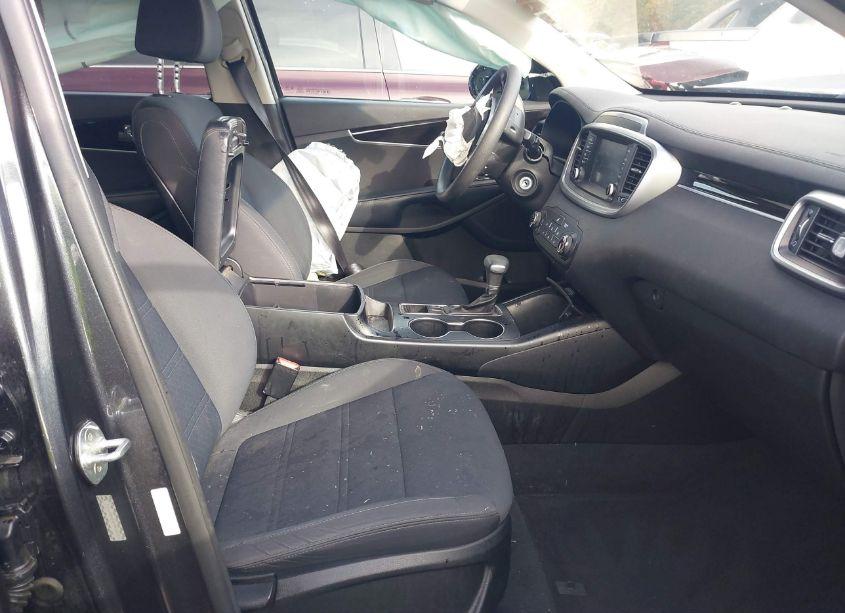 Photo 5 of 2020 Kia Sorento 3.3L LX (VIN 5XYPG4A5XLG614113)