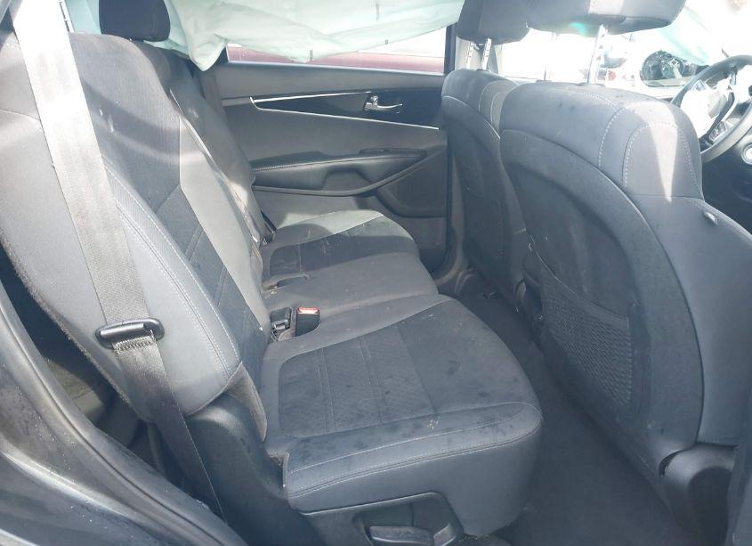 Photo 8 of 2020 Kia Sorento 3.3L LX (VIN 5XYPG4A5XLG614113)