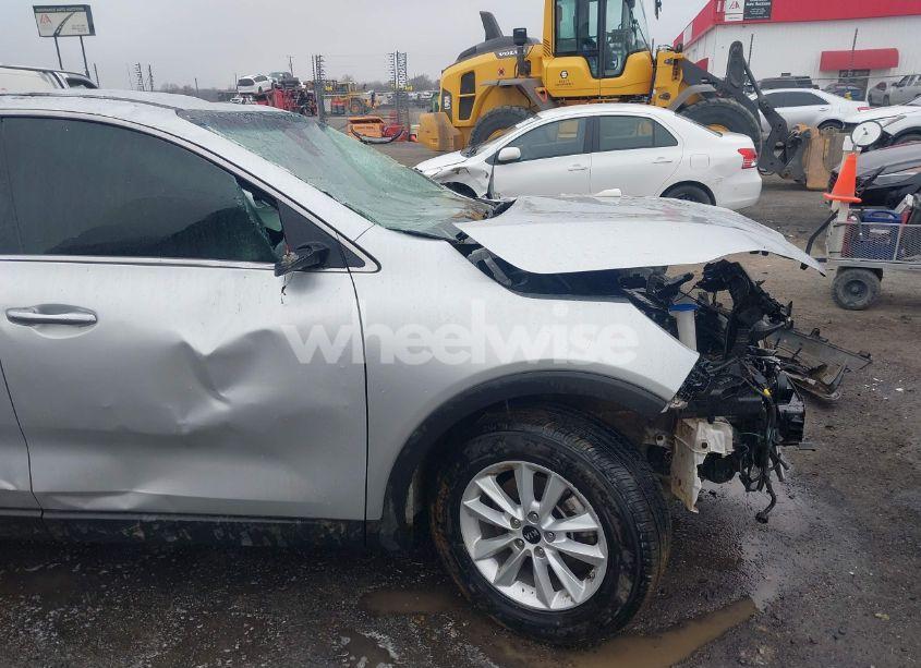 Photo 11 of 2020 Kia Sorento 3.3L LX (VIN 5XYPG4A5XLG628545)