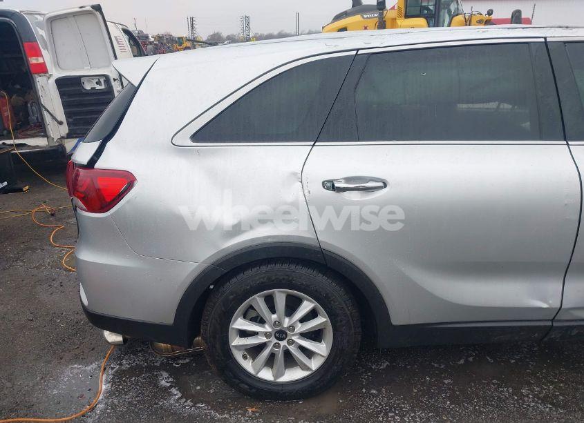 Photo 12 of 2020 Kia Sorento 3.3L LX (VIN 5XYPG4A5XLG628545)