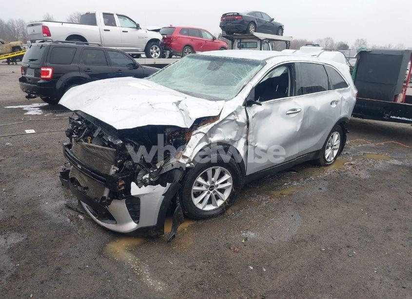 Photo 2 of 2020 Kia Sorento 3.3L LX (VIN 5XYPG4A5XLG628545)