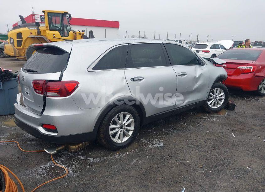 Photo 4 of 2020 Kia Sorento 3.3L LX (VIN 5XYPG4A5XLG628545)