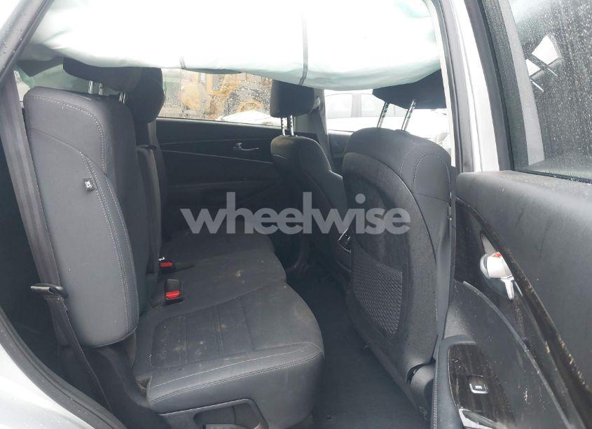 Photo 8 of 2020 Kia Sorento 3.3L LX (VIN 5XYPG4A5XLG628545)