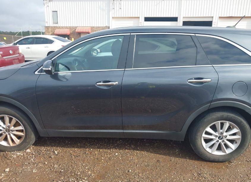 Photo 14 of 2020 Kia Sorento 3.3L LX (VIN 5XYPG4A5XLG671041)