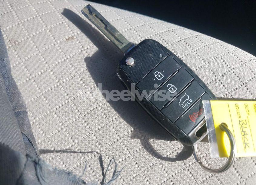 Photo 11 of 2016 Kia Sorento 2.4L LX (VIN 5XYPGDA30GG001762)