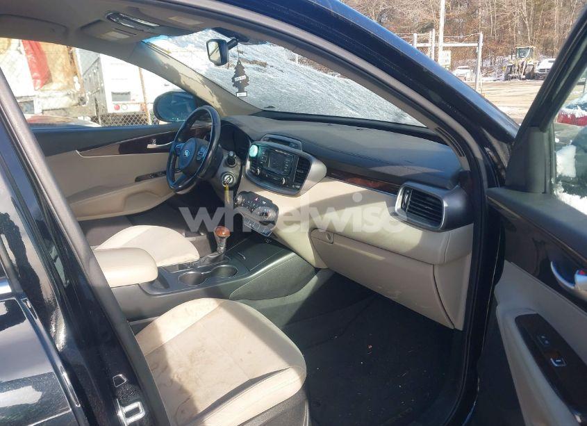 Photo 5 of 2016 Kia Sorento 2.4L LX (VIN 5XYPGDA30GG001762)