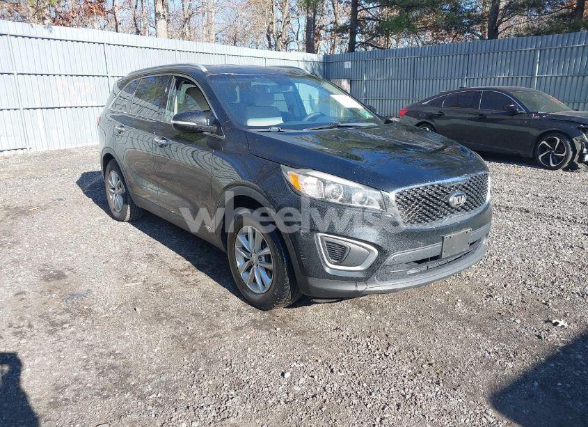 2016 Kia Sorento 2.4L LX (VIN 5XYPGDA30GG039895) main photo