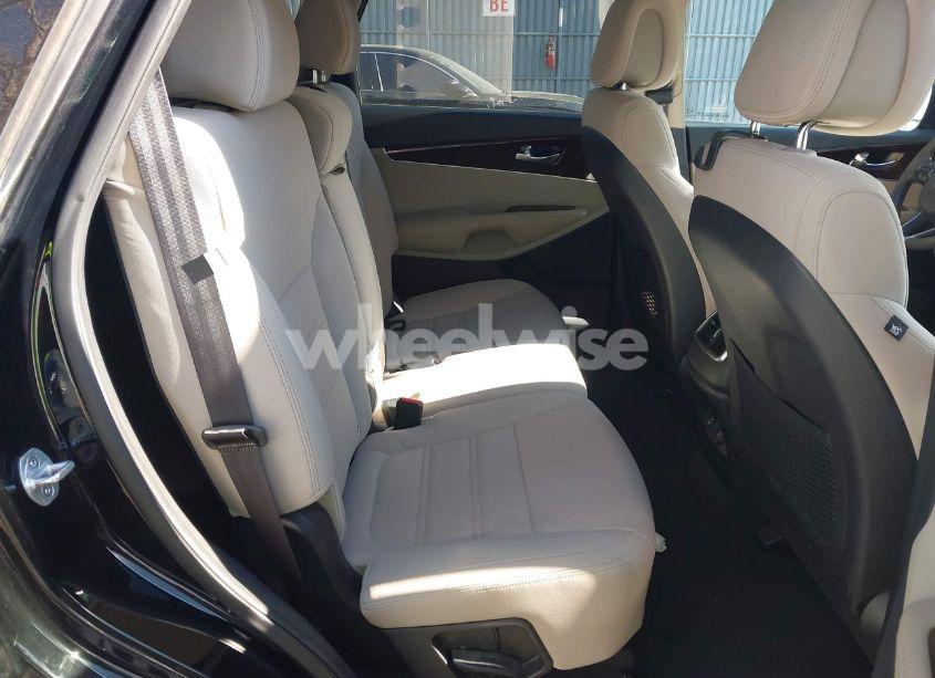 Photo 8 of 2016 Kia Sorento 2.4L LX (VIN 5XYPGDA30GG039895)