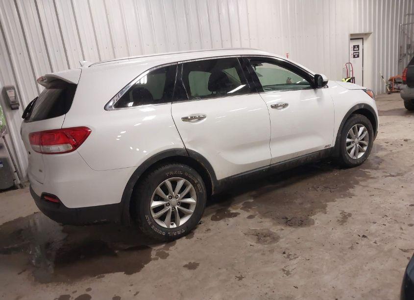 Photo 4 of 2016 Kia Sorento 2.4L LX (VIN 5XYPGDA30GG055109)