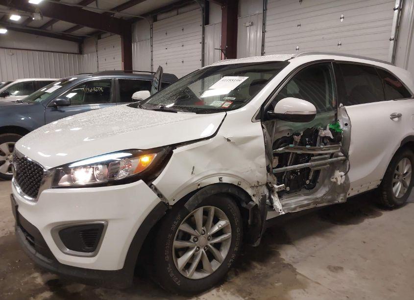 Photo 6 of 2016 Kia Sorento 2.4L LX (VIN 5XYPGDA30GG055109)