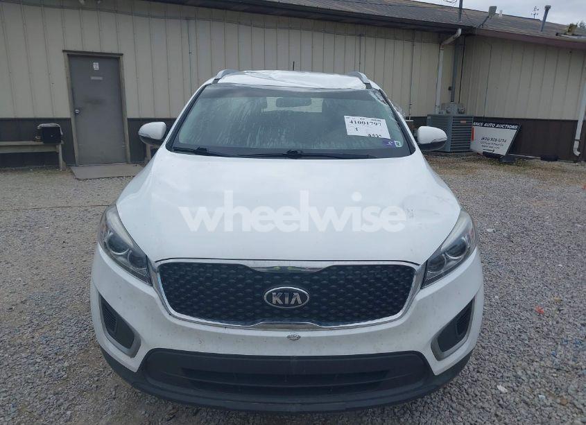 Photo 12 of 2017 Kia Sorento 2.4L LX (VIN 5XYPGDA30HG244635)