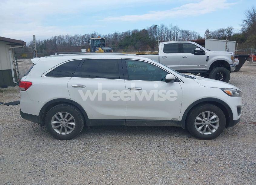 Photo 13 of 2017 Kia Sorento 2.4L LX (VIN 5XYPGDA30HG244635)