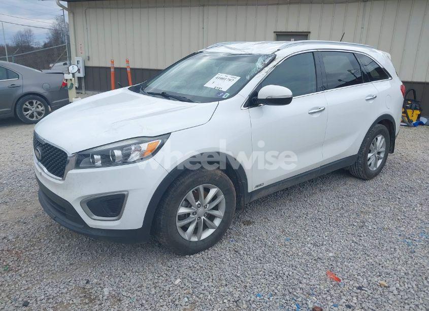 Photo 2 of 2017 Kia Sorento 2.4L LX (VIN 5XYPGDA30HG244635)