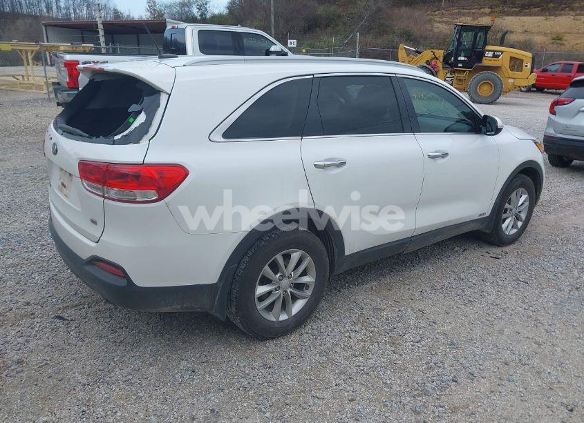 Photo 4 of 2017 Kia Sorento 2.4L LX (VIN 5XYPGDA30HG244635)