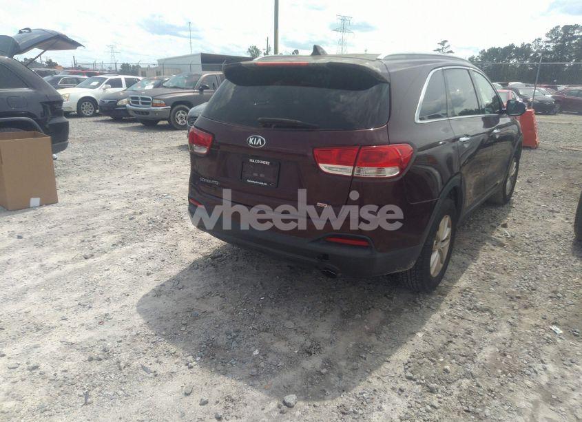 Photo 4 of 2017 Kia Sorento 2.4L LX (VIN 5XYPGDA30HG252783)