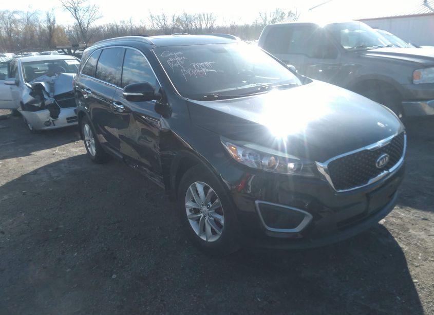 2017 Kia Sorento 2.4L LX (VIN 5XYPGDA30HG268840) main photo