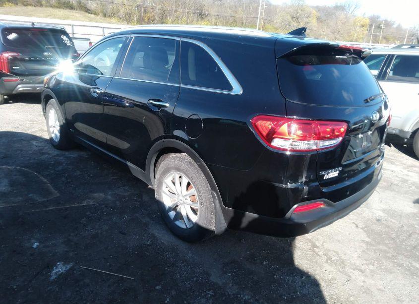 Photo 3 of 2017 Kia Sorento 2.4L LX (VIN 5XYPGDA30HG268840)