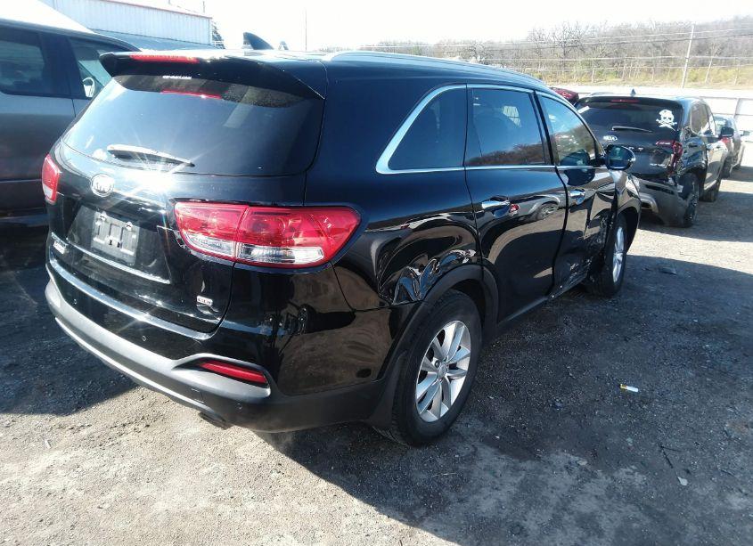 Photo 4 of 2017 Kia Sorento 2.4L LX (VIN 5XYPGDA30HG268840)