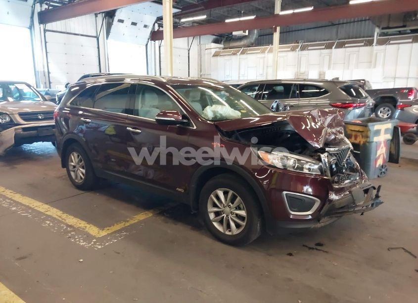 2018 Kia Sorento 2.4L LX (VIN 5XYPGDA30JG380253) main photo