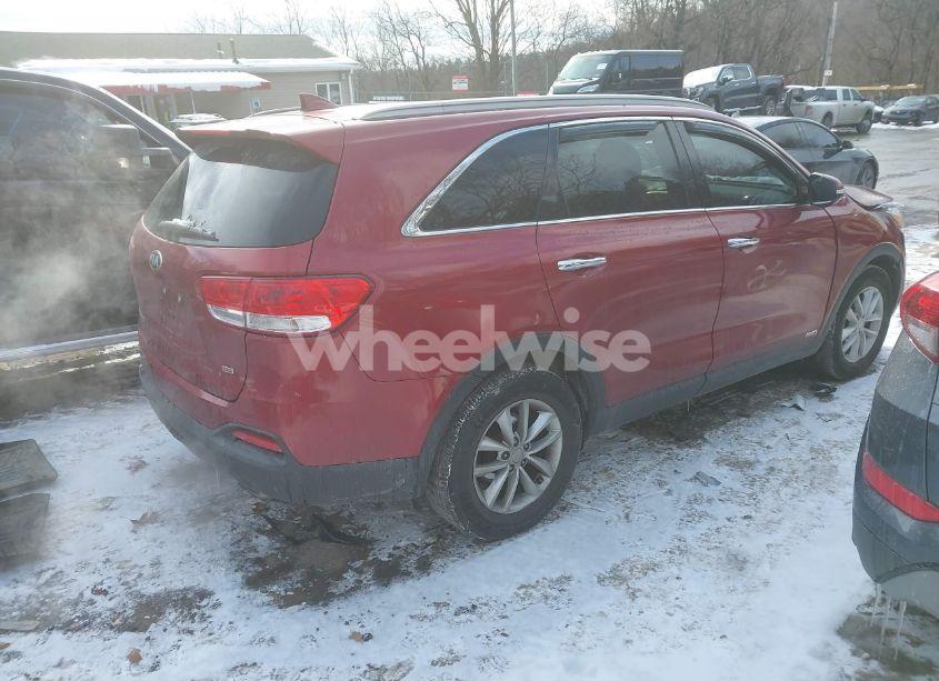 Photo 4 of 2018 Kia Sorento 2.4L LX (VIN 5XYPGDA30JG388224)