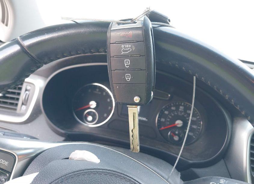 Photo 11 of 2019 Kia Sorento 2.4L LX (VIN 5XYPGDA30KG436970)