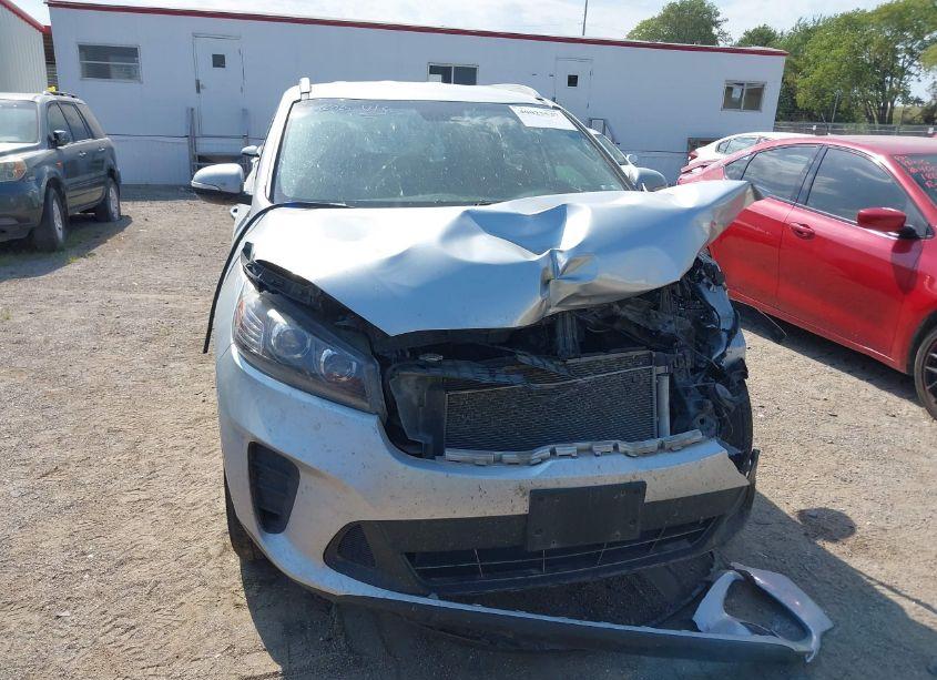 Photo 12 of 2019 Kia Sorento 2.4L LX (VIN 5XYPGDA30KG436970)