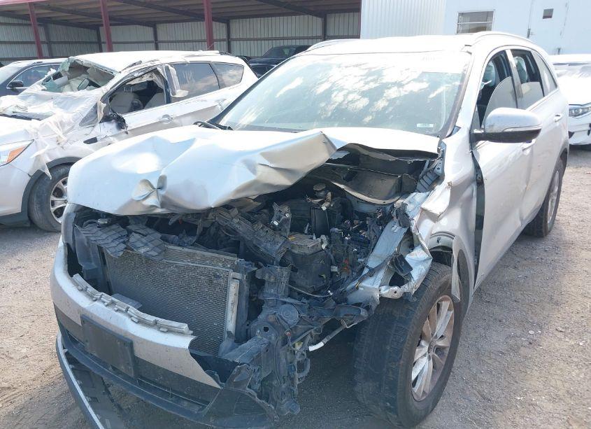 Photo 6 of 2019 Kia Sorento 2.4L LX (VIN 5XYPGDA30KG436970)