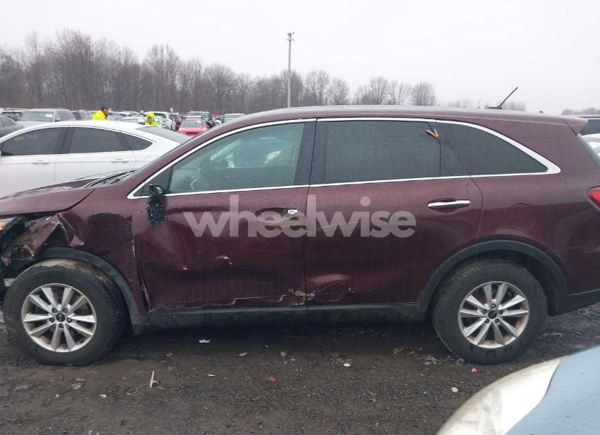 Photo 15 of 2019 Kia Sorento 2.4L LX (VIN 5XYPGDA30KG536566)