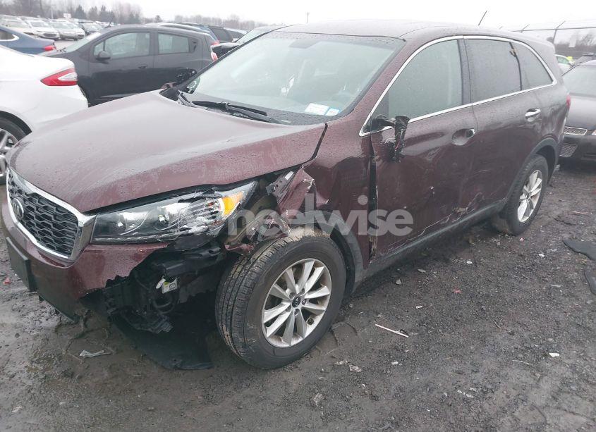 Photo 2 of 2019 Kia Sorento 2.4L LX (VIN 5XYPGDA30KG536566)