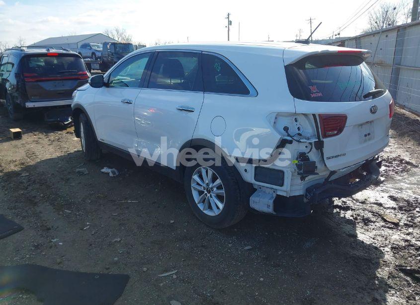Photo 3 of 2019 Kia Sorento 2.4L LX (VIN 5XYPGDA30KG536776)