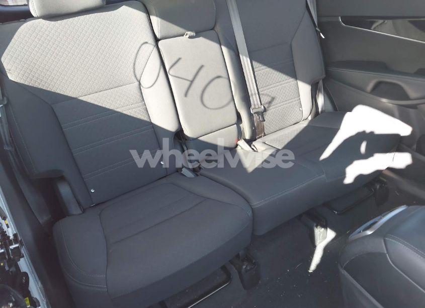 Photo 8 of 2019 Kia Sorento 2.4L LX (VIN 5XYPGDA30KG536776)