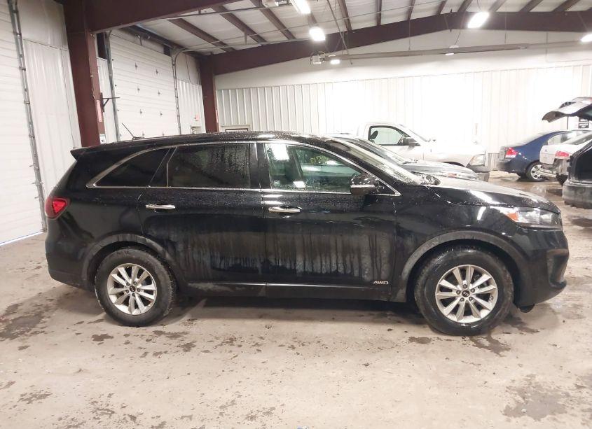 Photo 12 of 2019 Kia Sorento 2.4L LX (VIN 5XYPGDA30KG570779)