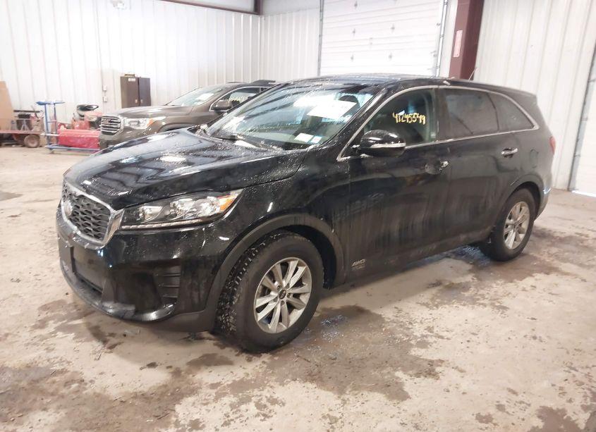 Photo 2 of 2019 Kia Sorento 2.4L LX (VIN 5XYPGDA30KG570779)