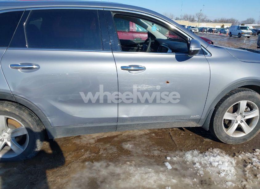 Photo 12 of 2020 Kia Sorento 2.4L LX (VIN 5XYPGDA30LG688574)