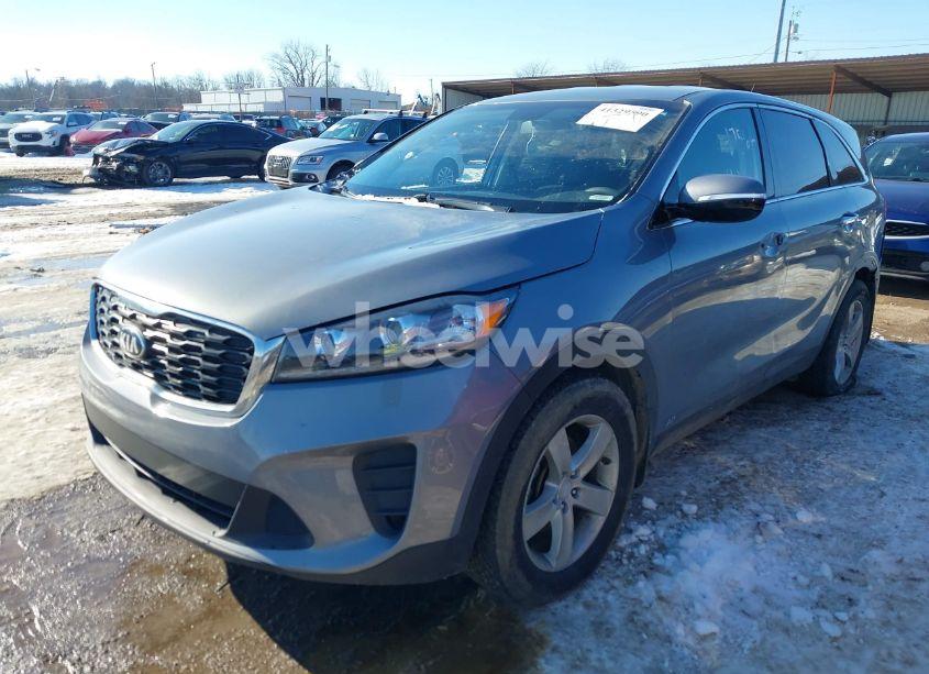 Photo 2 of 2020 Kia Sorento 2.4L LX (VIN 5XYPGDA30LG688574)