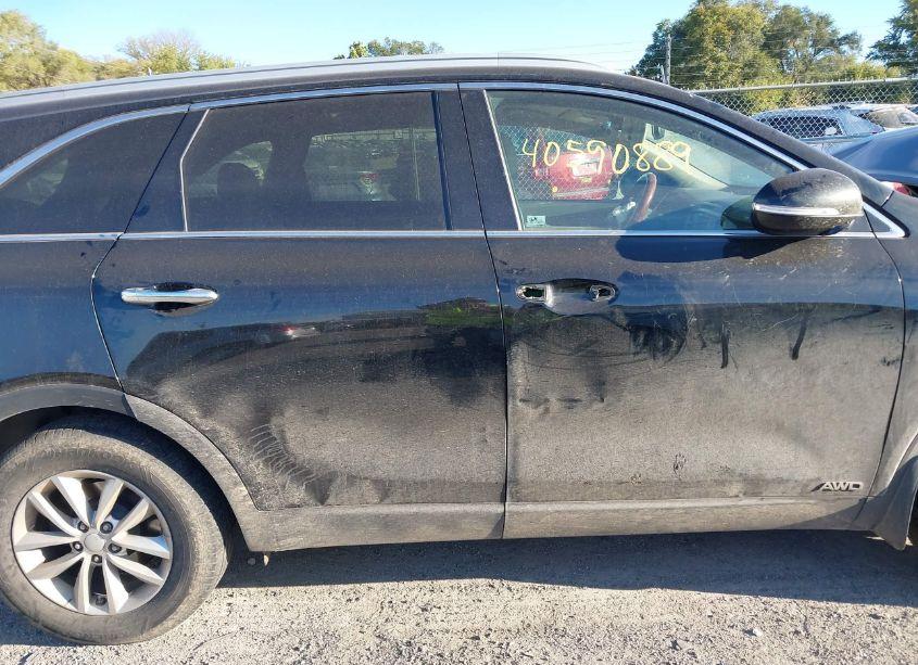 Photo 13 of 2016 Kia Sorento 2.4L LX (VIN 5XYPGDA31GG026069)